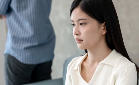 Susur və demək olar hərəkət etmir: Stress zamanı insanın başına əslində nə gəlir?
