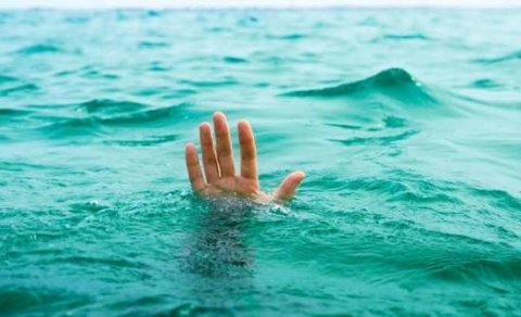 Dənizdə batma təhlükəsi olan 3 nəfər xilas edildi, 13 yaşlı qızın meyiti çıxarıldı
