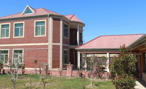 Novxanının ən hündür və bahalı ərazisində dəbdəbəli villa satılır - FOTOLAR