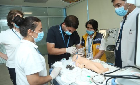 Yeni Klinikada neonatal reanimasiya üzrə simulyasiya təlimi keçirilib &ndash; FOTOLAR
