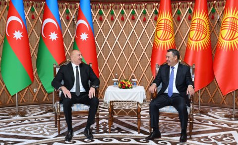İlham Əliyevin Sadır Japarov ilə təkbətək görüşü keçirildi