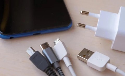 Smartfonun şarj cihazını təcili dəyişdirməyin vaxtının çatdığını göstərən 4 əlamət