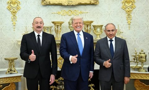 Tarixi Vaşinqton görüşündən bir il ötür