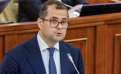 Moldova Baş naziri məmurları xarici səfərləri azaltmağa çağırdı