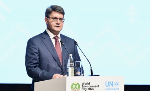 
Nazir onu özünə köməkçi təyin etdi