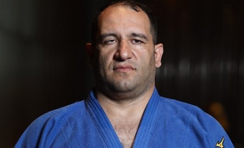 İlham Zəkiyev Avropa çempionatında finala vəsiqə qazanıb