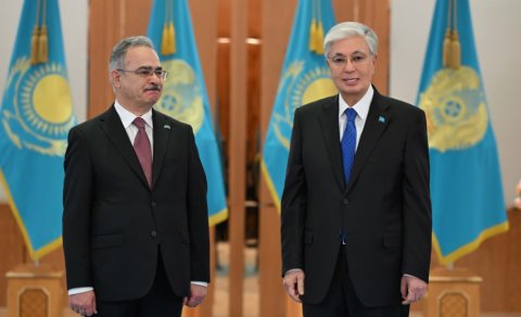 Azərbaycan səfiri etimadnaməsini Qazaxıstan Prezidentinə təqdim edib