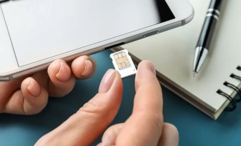 Telefonların içindəki kiçik kompüter: SIM kart nədir, necə işləyir?