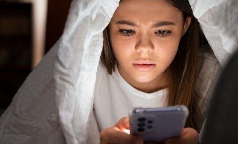 Sosial şəbəkələr vaxtımızı necə oğurlayır?