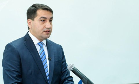 Hikmət Hacıyev: Özbəkistan və Azərbaycan münasibətləri yeni bir mərhələyə qədəm qoyub