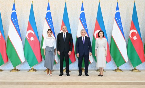 Prezidentlər və birinci xanımlar Buxarada İsmayıl Samani türbəsi ilə tanış oldu