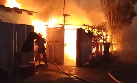 Bakıda tikilidə yanğın oldu: 36 yaşlı kişinin meyiti aşkarlandı - VİDEO