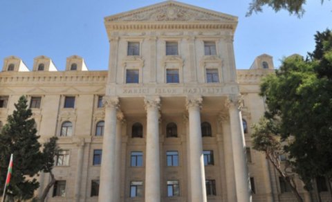 
Rəsmi Bakı Azərbaycanın Rusiyadakı səfirliyinin qonaq evi qarşısındakı təxribatı pislədi