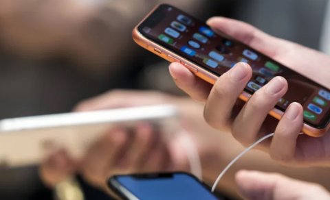 Azərbaycanda smartfondan ən çox kimlər istifadə edir?
