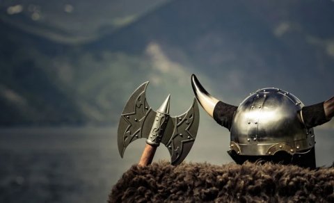 Vikinqlərin məşhur dəbilqələri əslində heç vaxt olmayıb?