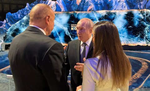 Prezident Putinlə ayaqüstü söhbət etdi - FOTOLAR