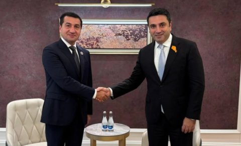 Hikmət Hacıyev Alen Simonyanla görüşdü