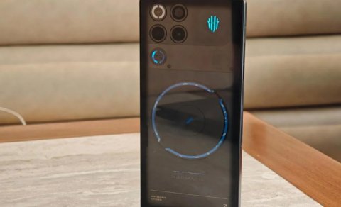 Dünyanın ən güclü 10 smartfonu - SİYAHI