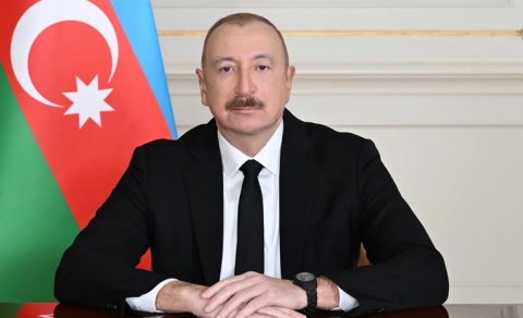 Prezident vyetnamlı həmkarını Müstəqillik Günü münasibətilə təbrik etdi