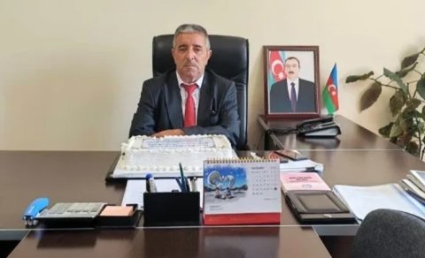 İdarə rəisi təqaüdə göndərildi