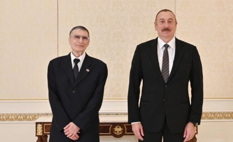 Əziz Səncər "Şöhrət" ordeni ilə təltif edilib