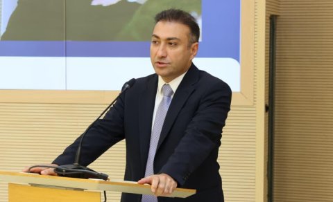 Anar Bayramov direktor müavinini işdən çıxardı