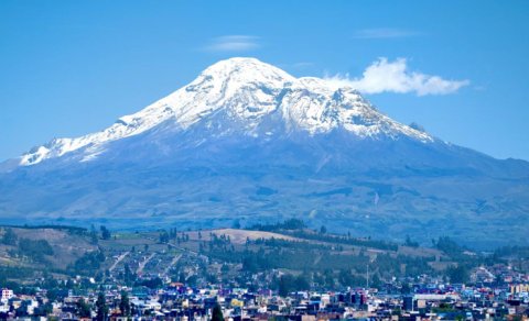 Dünyanın ən hündür dağı Everest deyil: Onu hansı zirvələr qabaqlayır?