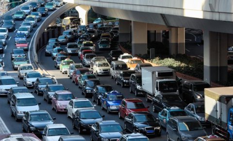 Daha çox avtomobil, daha çox tıxac: Bakı bu yükü daşıya biləcəkmi?