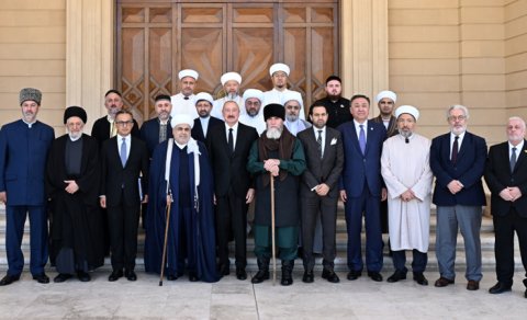Prezident Bakıda keçirilən beynəlxalq konfransların iştirakçılarını qəbul etdi - FOTO
