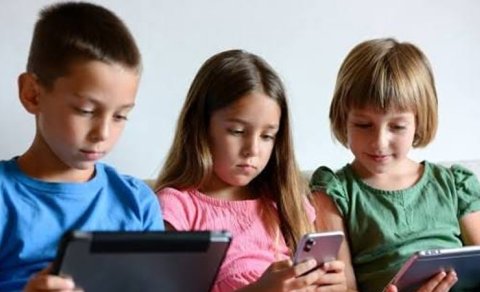 Uşaqları rəqəmsal təhlükələrdən necə qorumalıyıq?