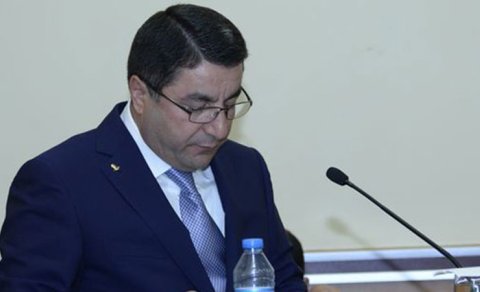 Qalmaqallı sabiq məmurun oğlunun ölkədən çıxışına "stop" qoyuldu