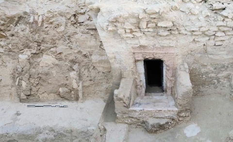 Arxeoloqlar daşqından qoruduqları məzarlıqda 3000 illik naməlum sərdabə tapdı