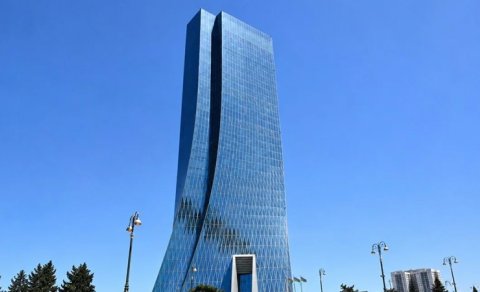 AMB: Kommersiya banklarını birləşməyə məcbur etmirik
