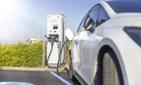 İki günlük elektromobil şarjı sürücüyə 2000 avroya başa gəldi - Səbəb gözlənilməz oldu