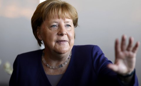 Merkel Merzin partiyasına uğursuz seçkidən sonra məsləhət verdi