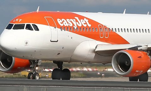 EasyJet stüardessaların tətili səbəbindən yüzlərlə reysi ləğv edə bilər