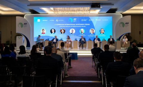 Beynəlxalq İnvestisiya Forumunda "Kritik xammal və qlobal iqtisadi təhlükəsizlik" mövzusunda panel keçirildi