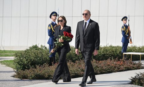 Prezident və birinci xanım Bakıdakı Zəfər parkında olub - FOTO