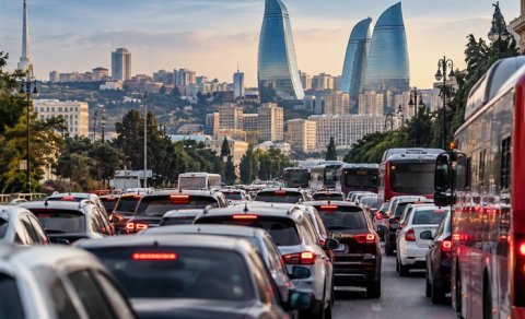 Şəhər böyüyür, yollar daralır: Paytaxtda hərəkəti çətinləşdirən əsas səbəb nədir? - VİDEO