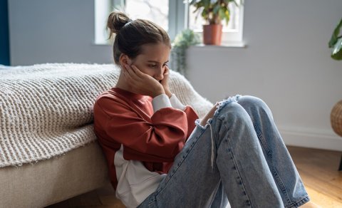 Psixoloq depressiyaya səbəb ola bilən vərdişlərdən danışdı
