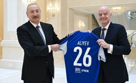 İlham Əliyev FIFA-nın prezidentini qəbul etdi - FOTO
