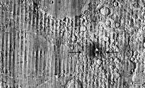 NASA Ayın səthində nəhəng krater aşkarladı