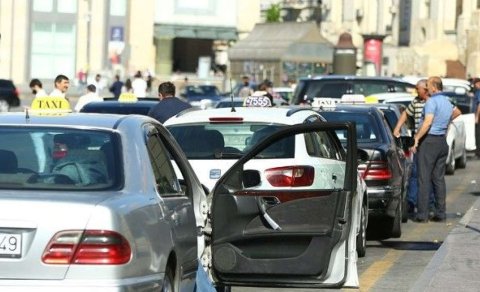 Bakıda &ldquo;manatlıq&rdquo;lar qəfildən yığışdırıldı &ndash; Əslində nə baş verir?