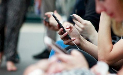 
14 yaşlı qızın videolarını yayan şəxs həbs edildi