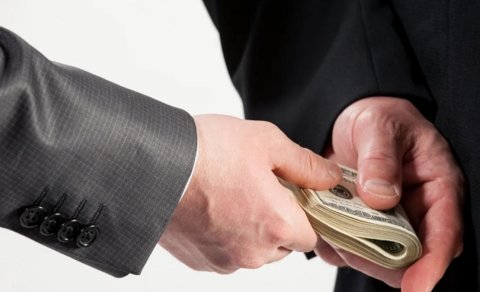 Azərbaycanlı makler qadınla əlbir olan pakistanlı qardaşların milyon dollarlıq mülk fırıldağı