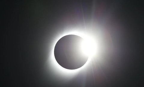 Günəş Yerdən 5-10 dəfə ağır planeti udmuş ola bilər