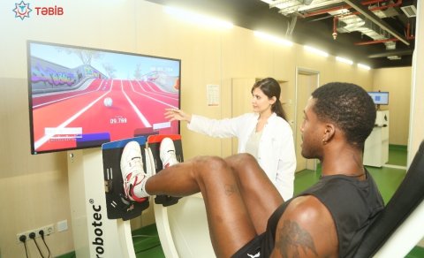 Kubalı voleybolçu Yeni Klinikanın Robotik Reabilitasiya Mərkəzində reabilitasiya keçərək uğurlu nəticə əldə edib