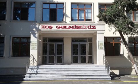 "1150 yerlik məktəbdə 3 mindən çox şagird oxuyur"
