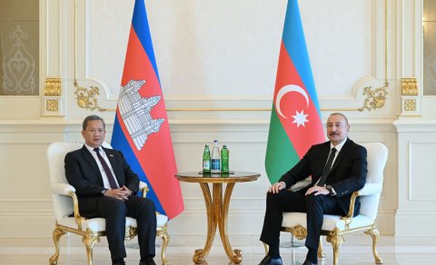 İlham Əliyevin Kambocanın Baş naziri ilə məhdud tərkibdə görüşü oldu -FOTO