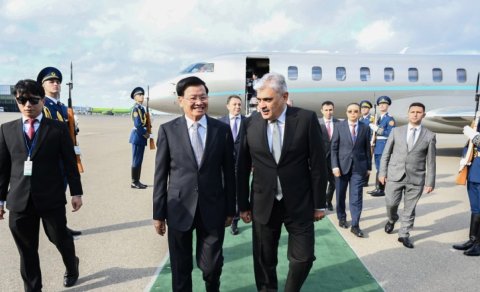 Laos Prezidenti Azərbaycana rəsmi səfərə gəldi - FOTO